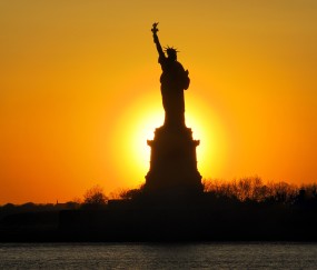 怀孕初期阴道出现分泌物正常吗